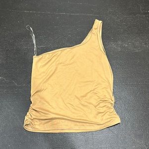 One shoulder, going out top.